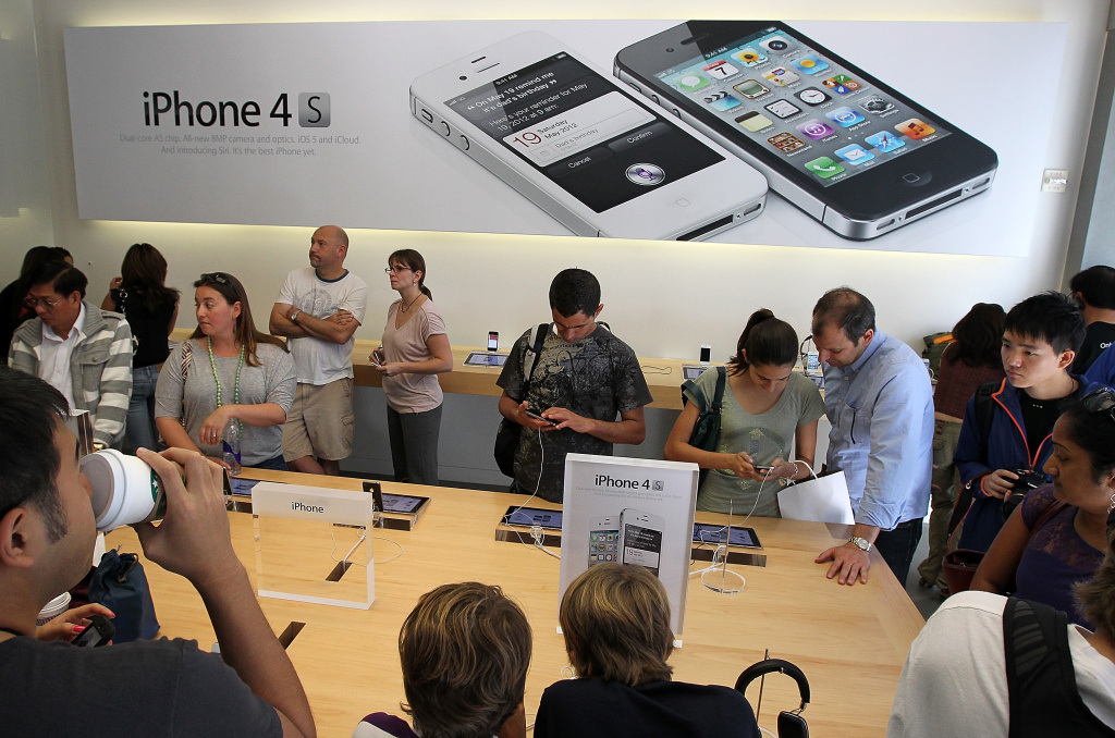 Learning from the Best: Drawing Inspiration from Apple’s Excellence in Service and Quality